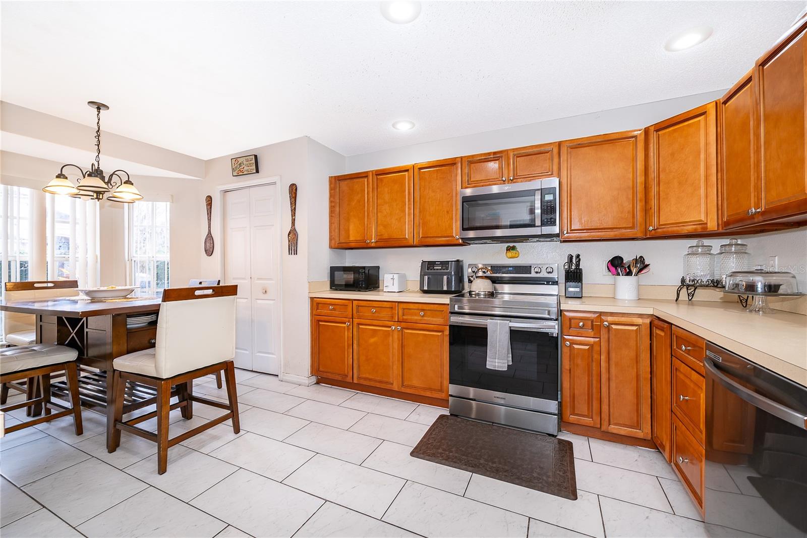 Image 15 of 33 For 2772 River Ridge Drive