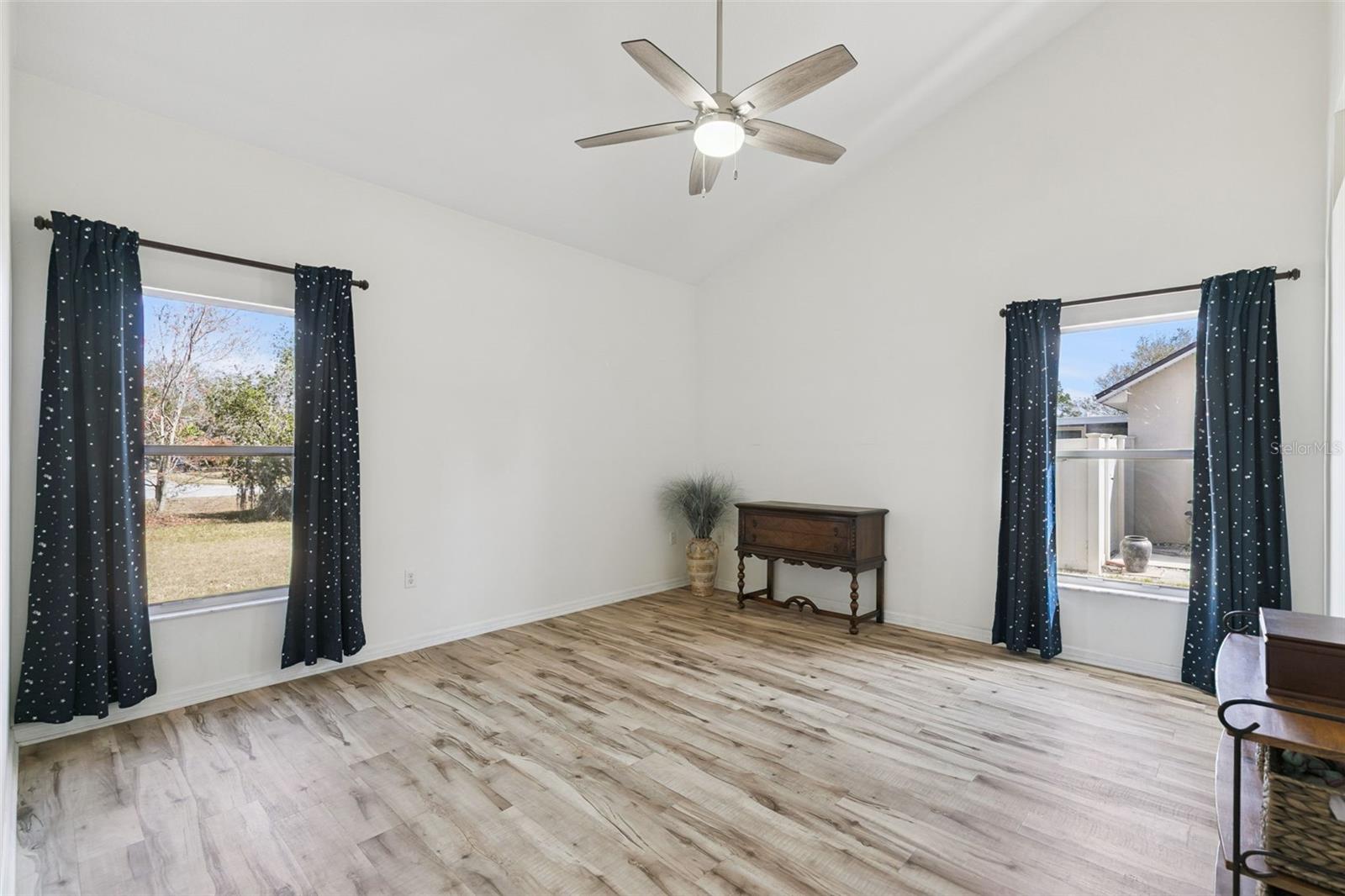 Image 18 of 42 For 1004 Megan Lynn Court