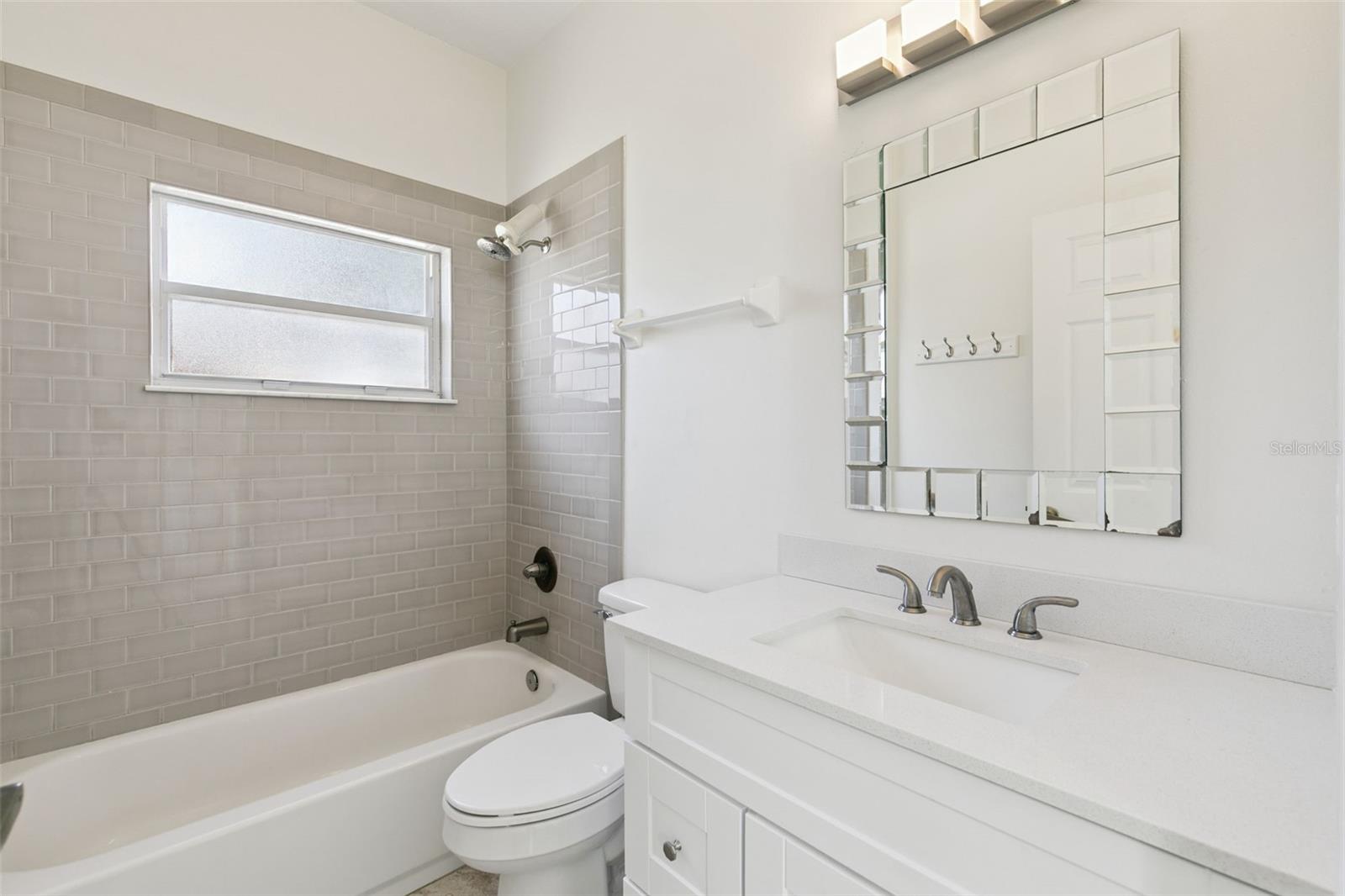 Image 25 of 42 For 1004 Megan Lynn Court