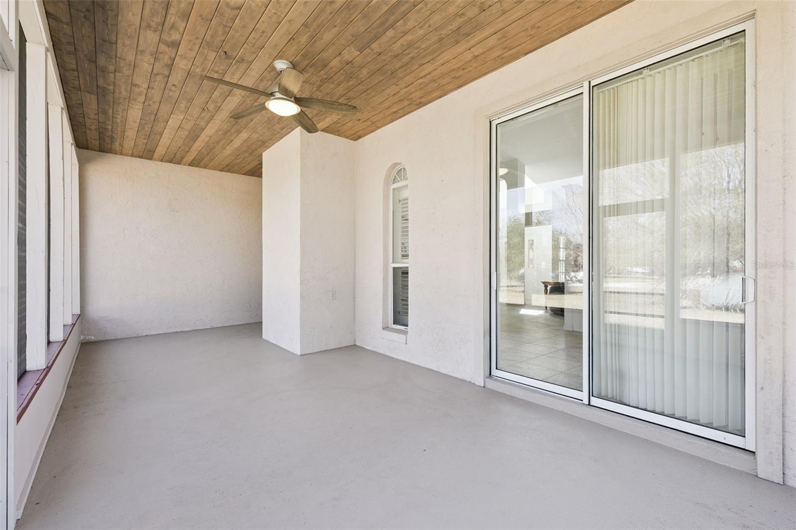 Image 26 of 42 For 1004 Megan Lynn Court