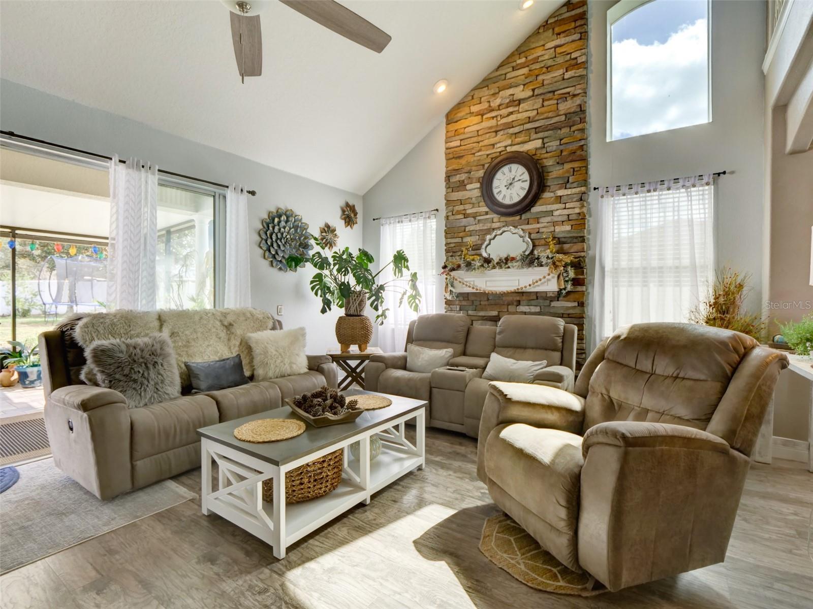 Image 10 of 54 For 1450 Merion Drive