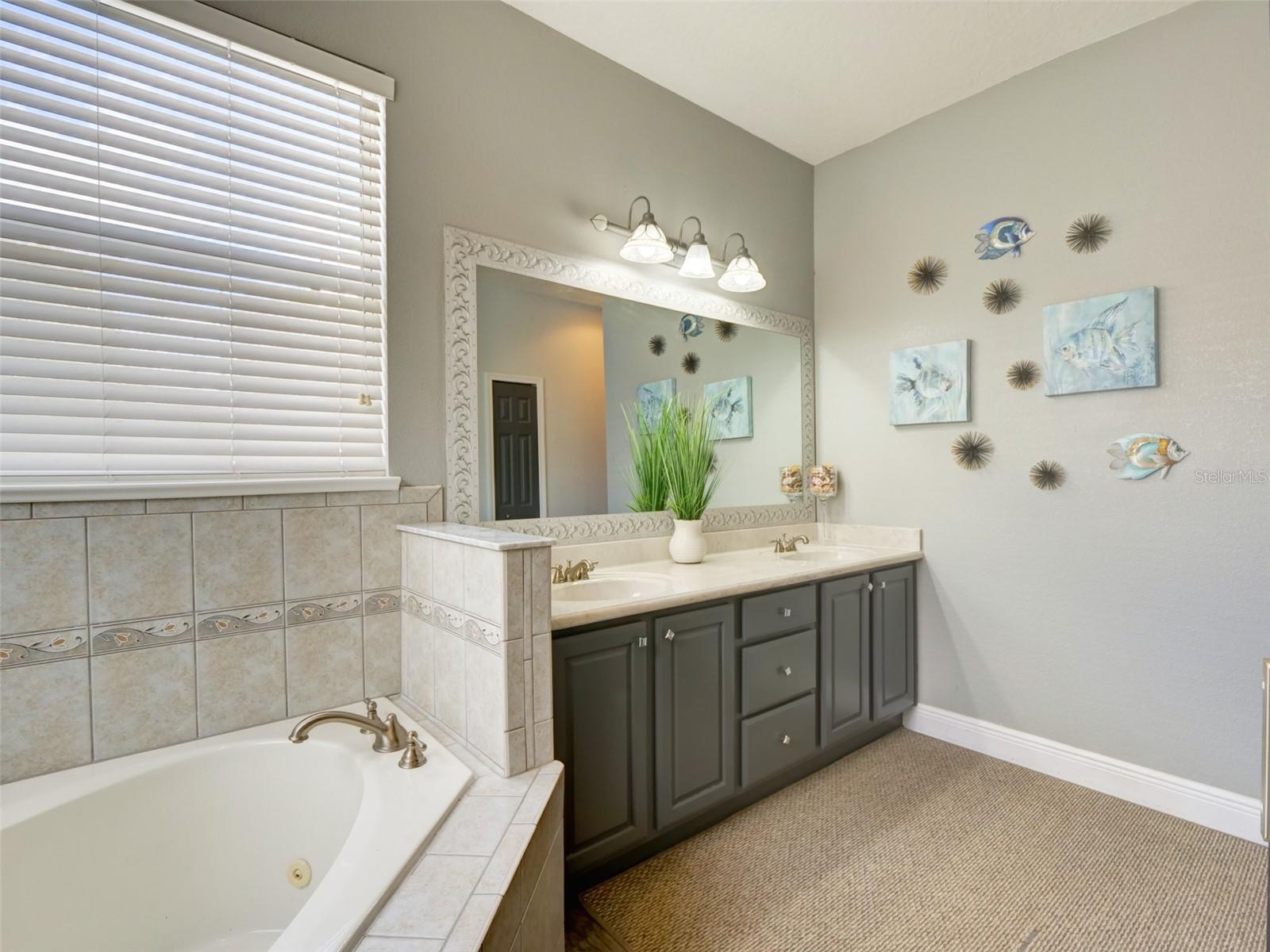 Image 19 of 54 For 1450 Merion Drive