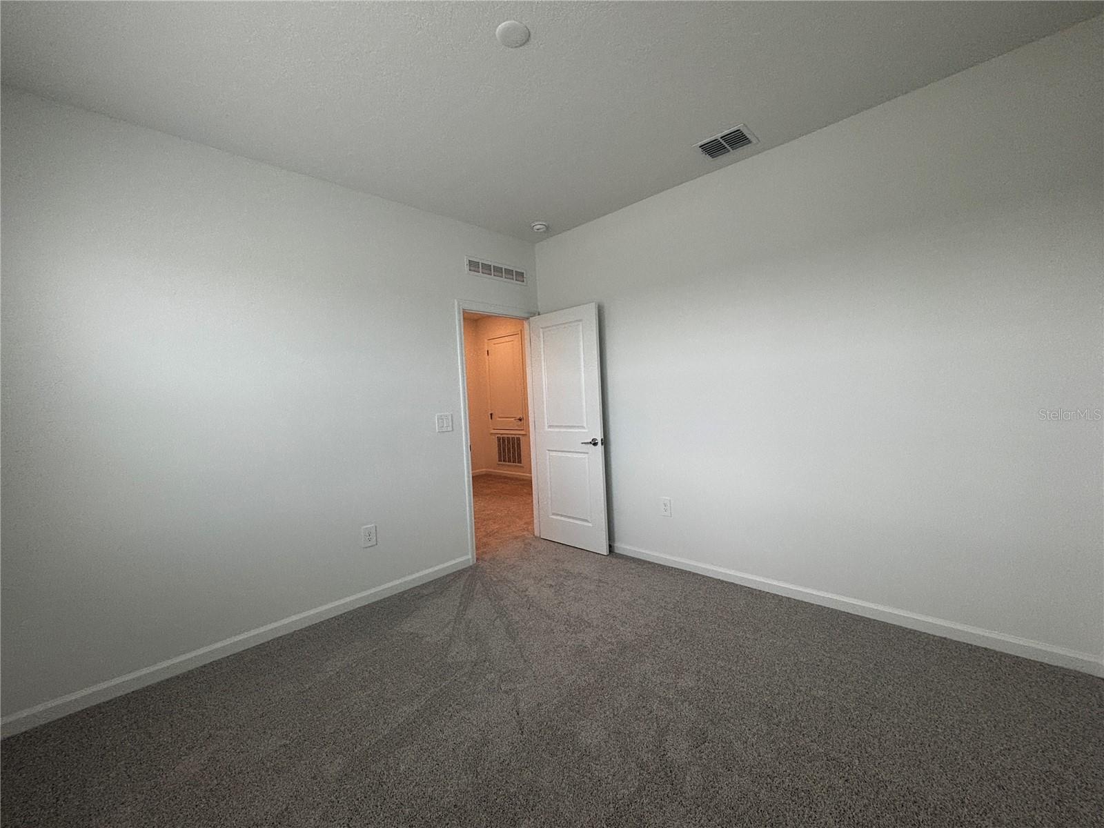 Image 17 of 25 For 7370 Summer Ivy Alley