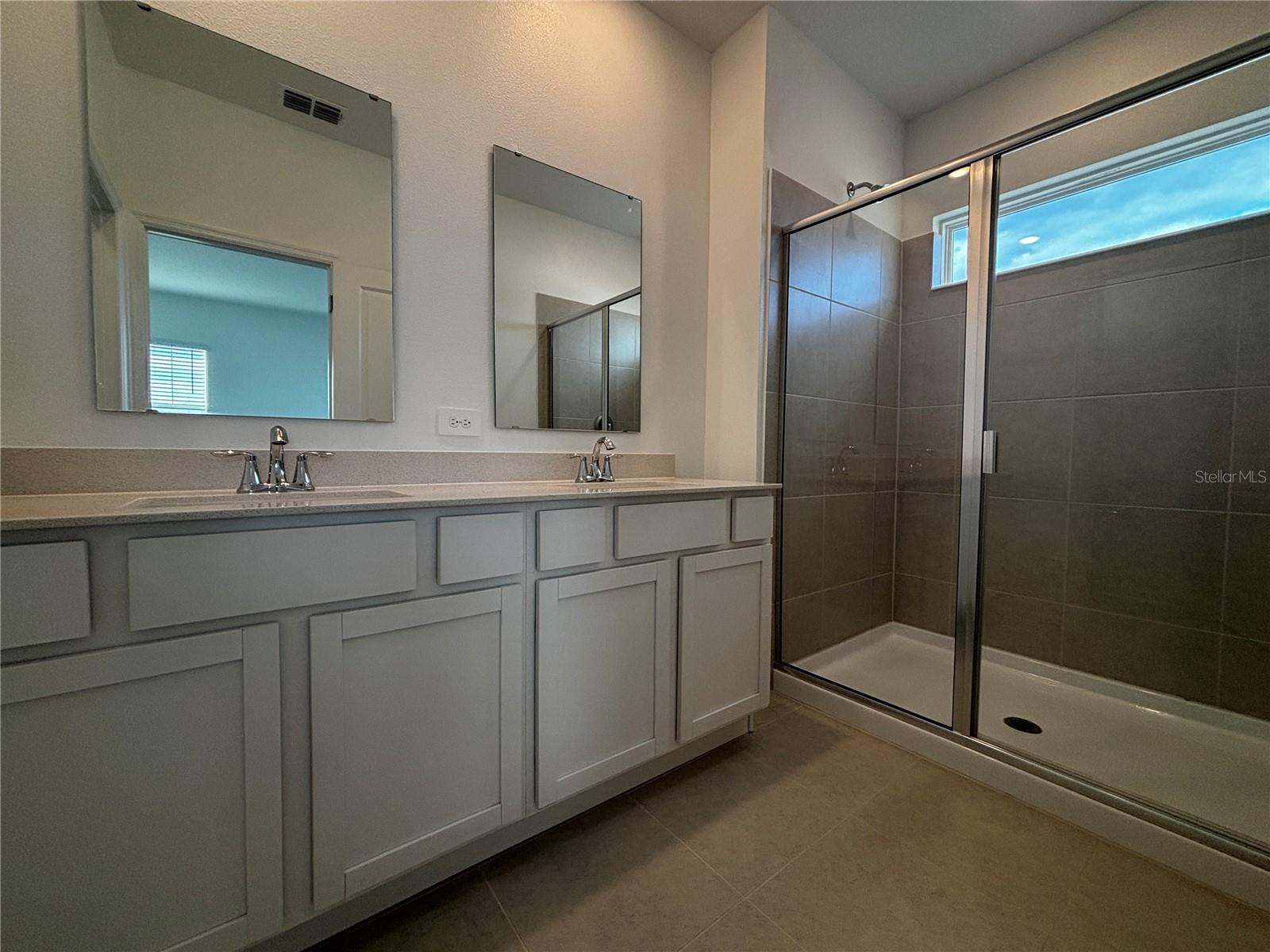 Image 20 of 25 For 7370 Summer Ivy Alley