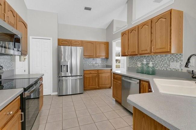 Image 11 of 39 For 33910 Linda Lane