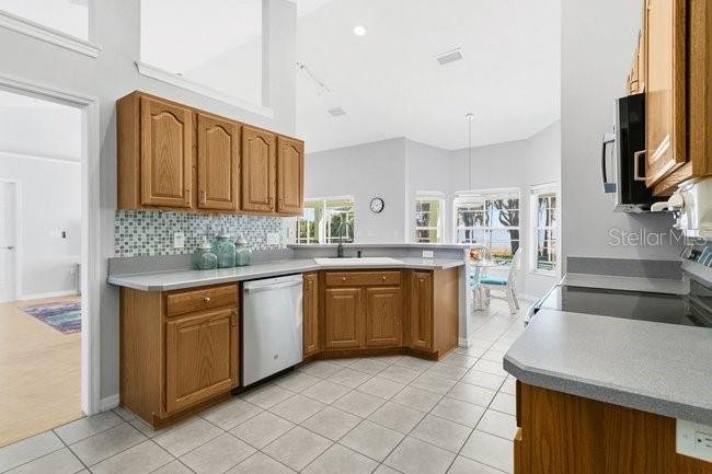 Image 12 of 39 For 33910 Linda Lane