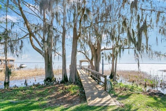 Image 31 of 39 For 33910 Linda Lane