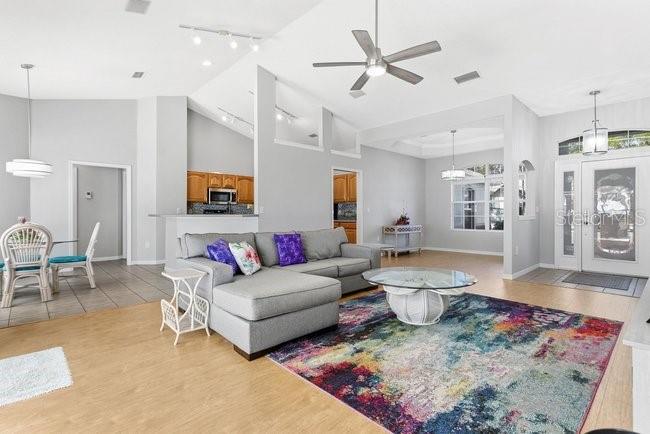 Image 5 of 39 For 33910 Linda Lane