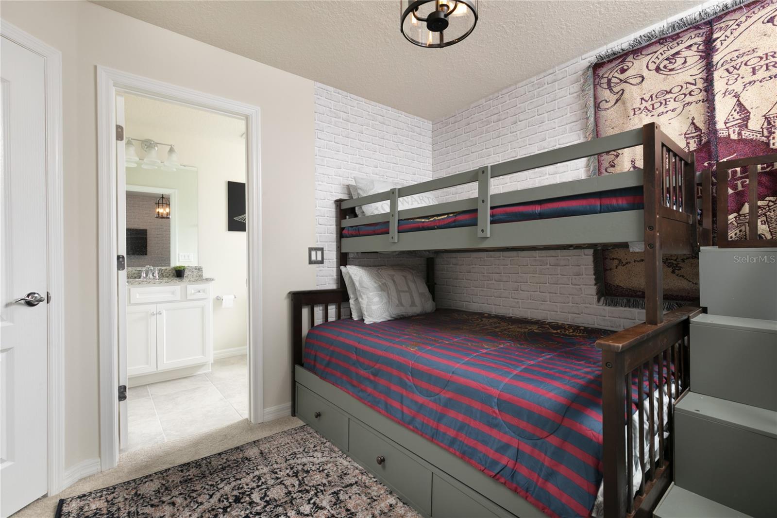 Image 19 of 30 For 7328 Oakmoss Loop