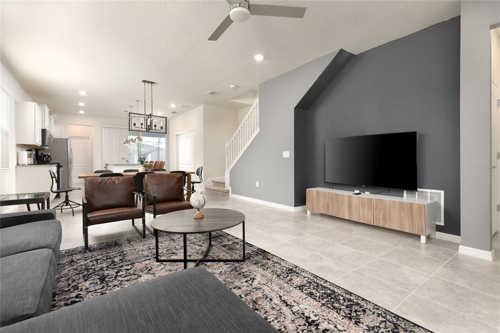 Image 2 of 30 For 7328 Oakmoss Loop