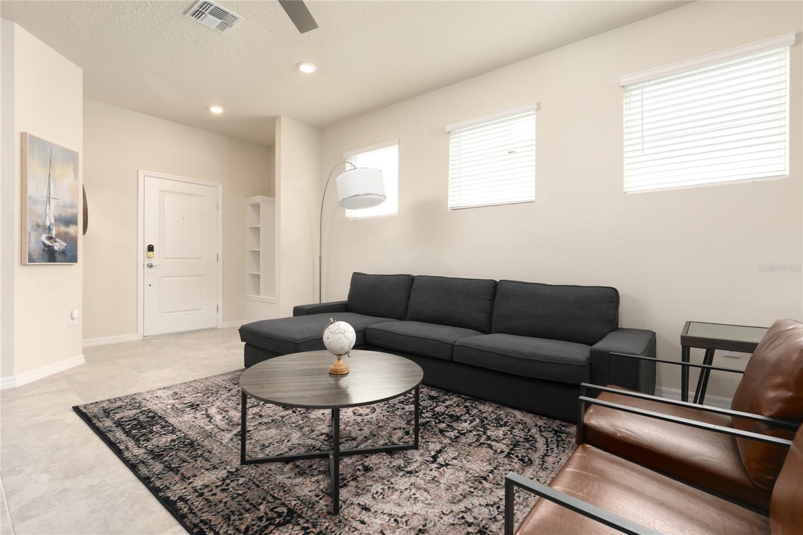 Image 4 of 30 For 7328 Oakmoss Loop