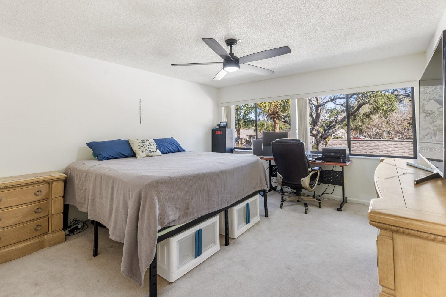 Image 16 of 39 For 452 Meadowood Boulevard