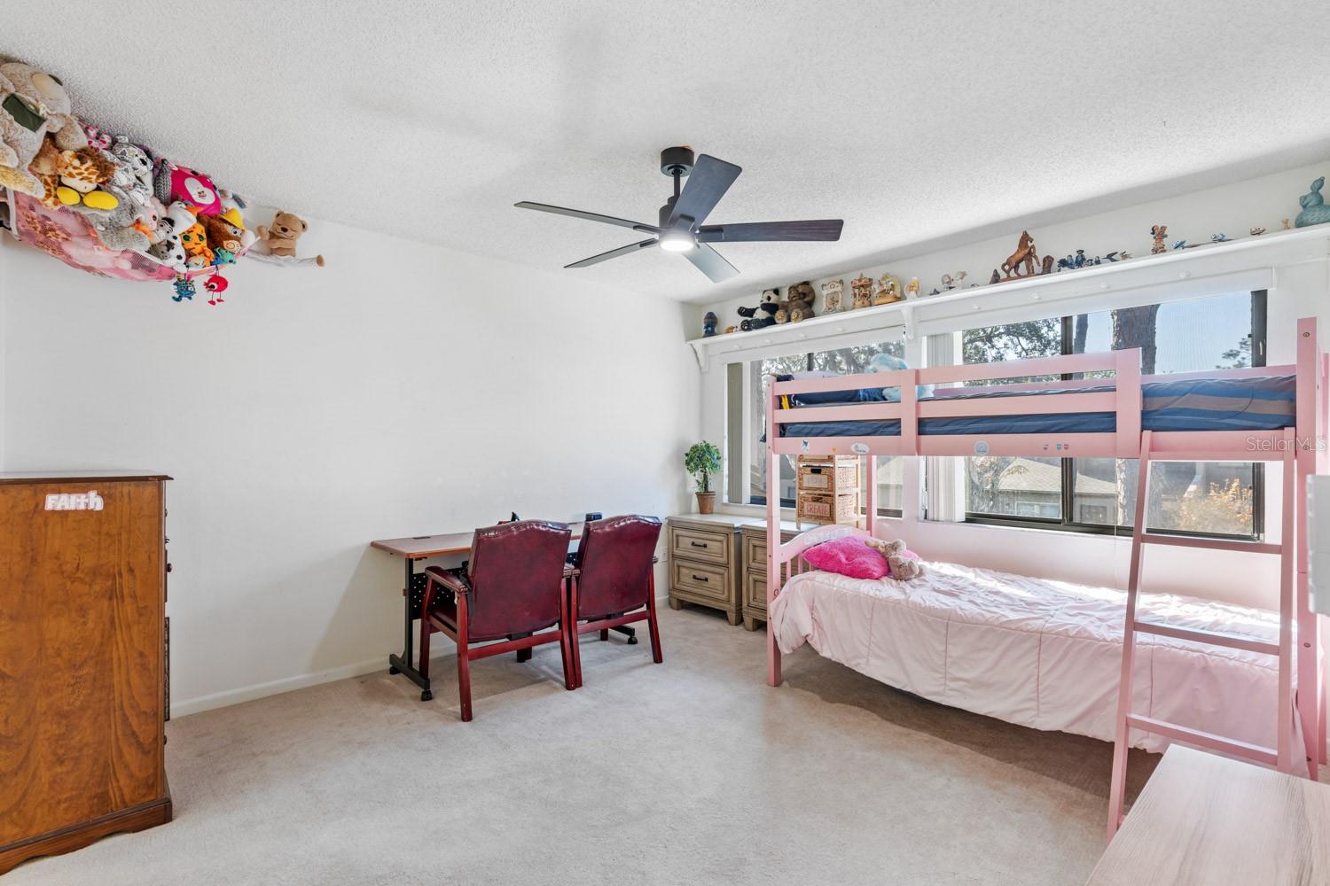 Image 18 of 39 For 452 Meadowood Boulevard