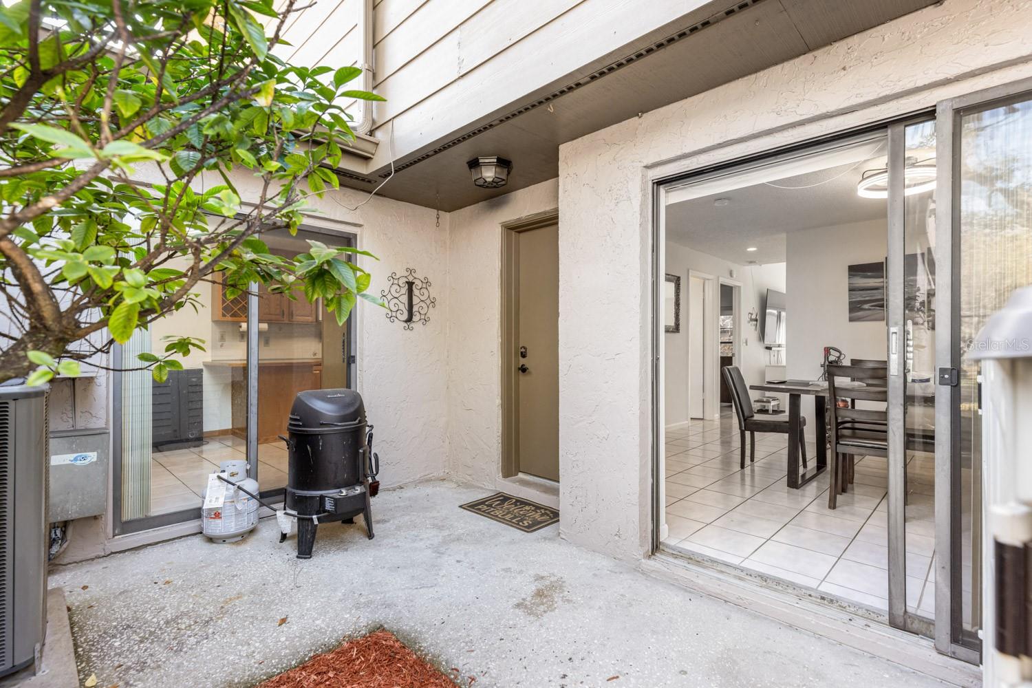 Image 26 of 39 For 452 Meadowood Boulevard