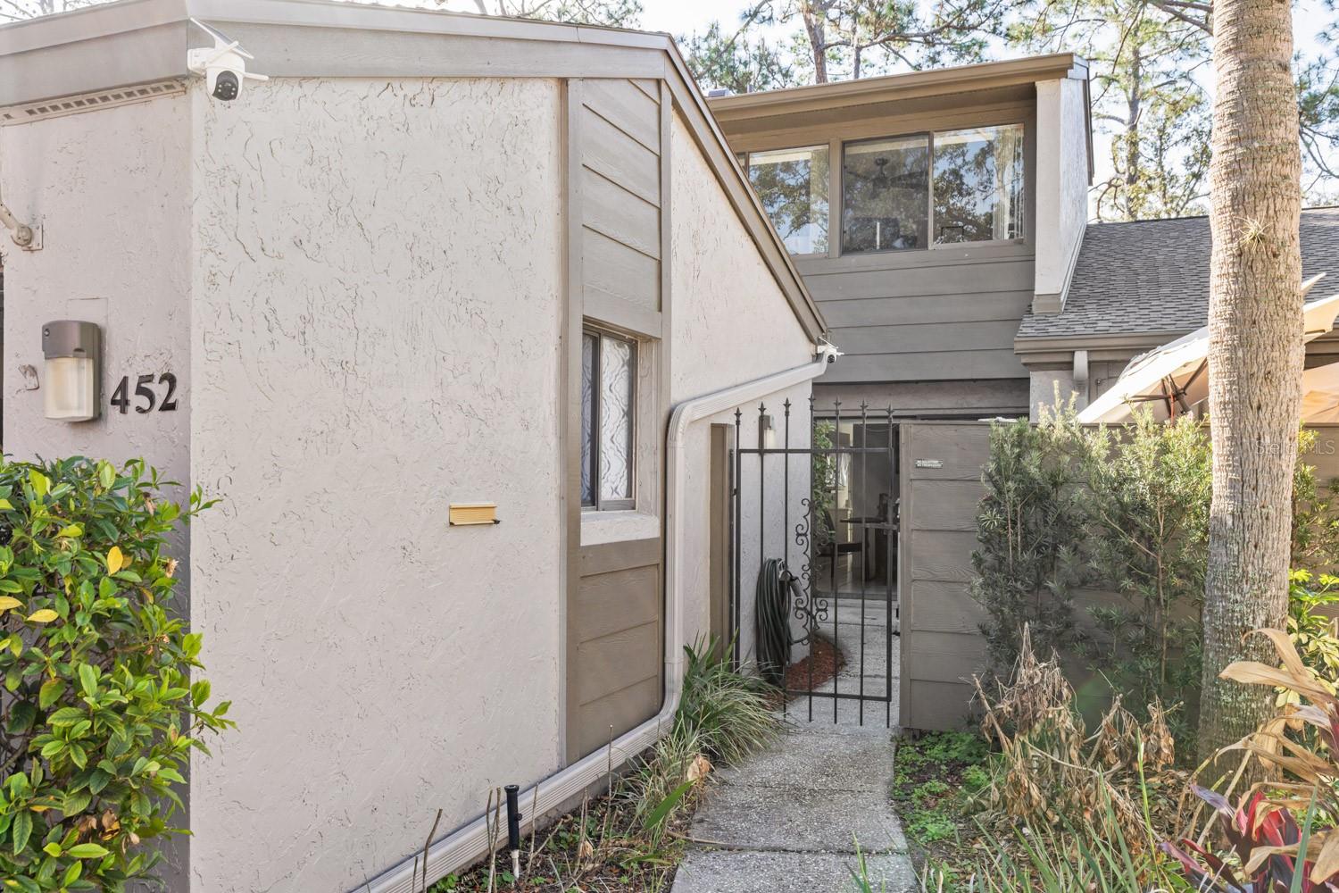 Image 27 of 39 For 452 Meadowood Boulevard