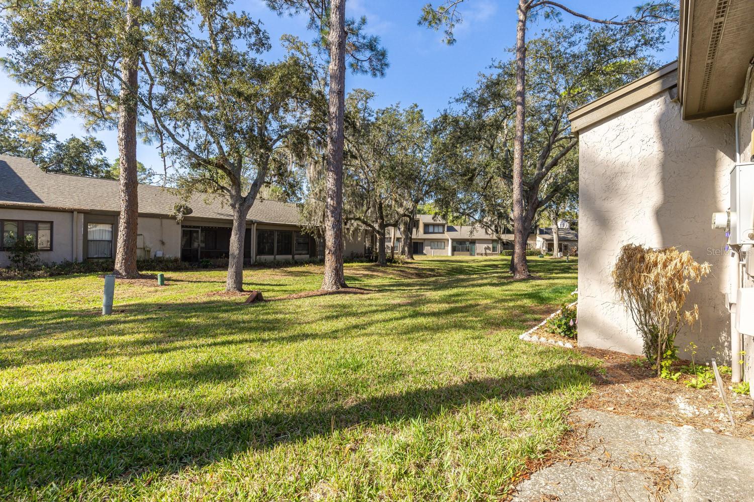 Image 29 of 39 For 452 Meadowood Boulevard