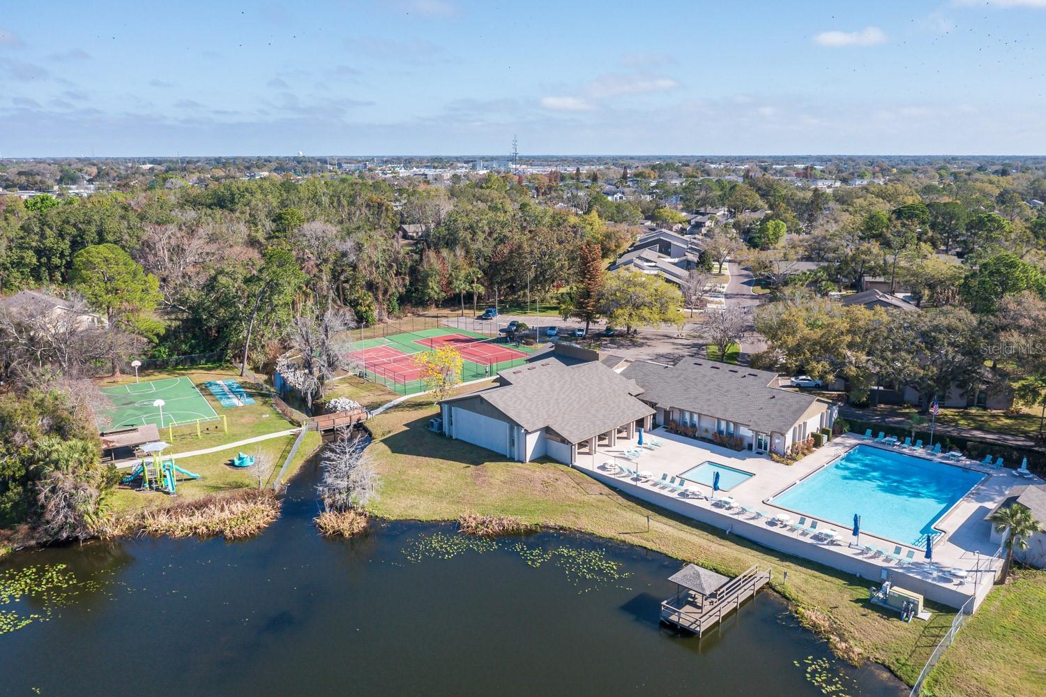 Image 32 of 39 For 452 Meadowood Boulevard