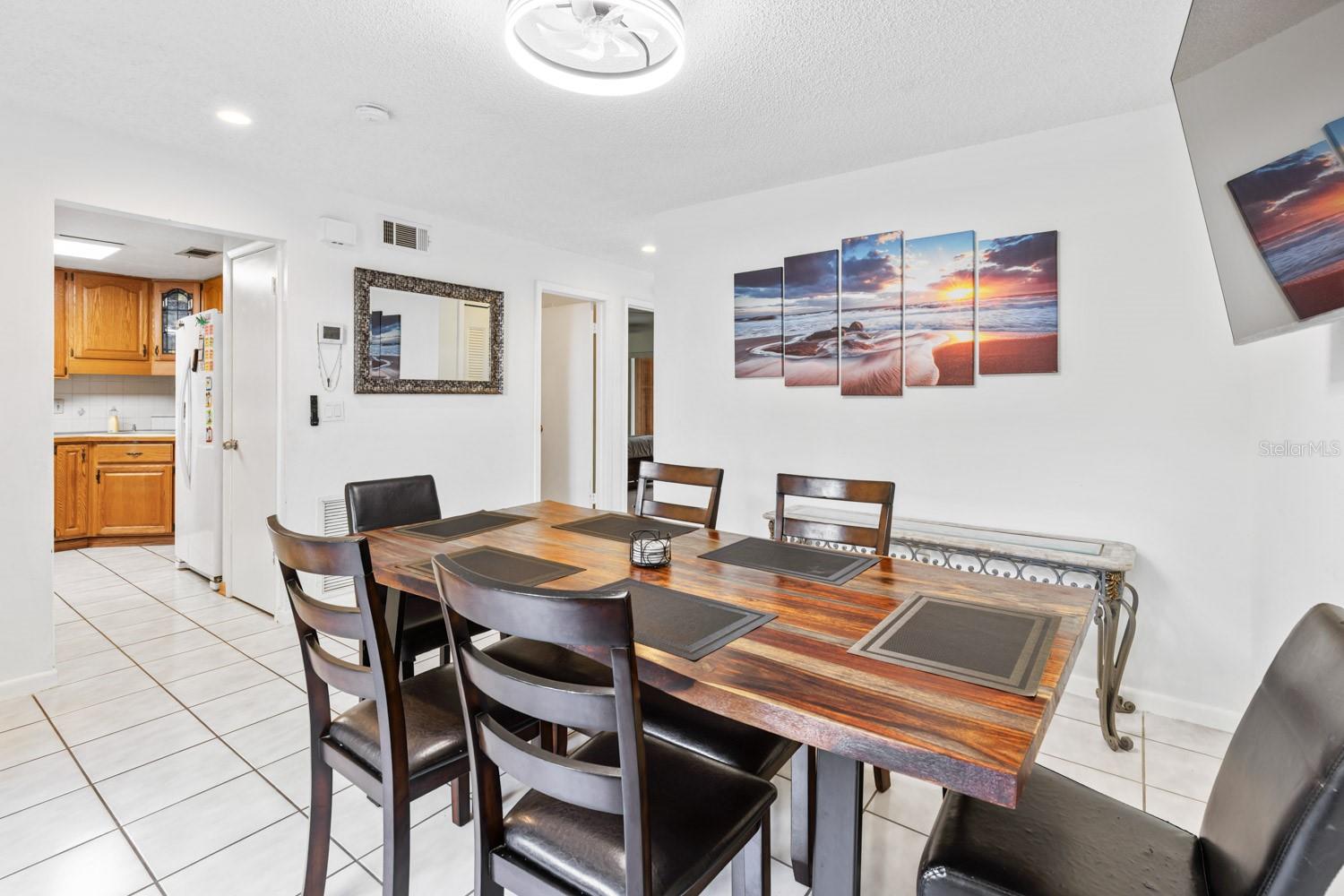 Image 7 of 39 For 452 Meadowood Boulevard