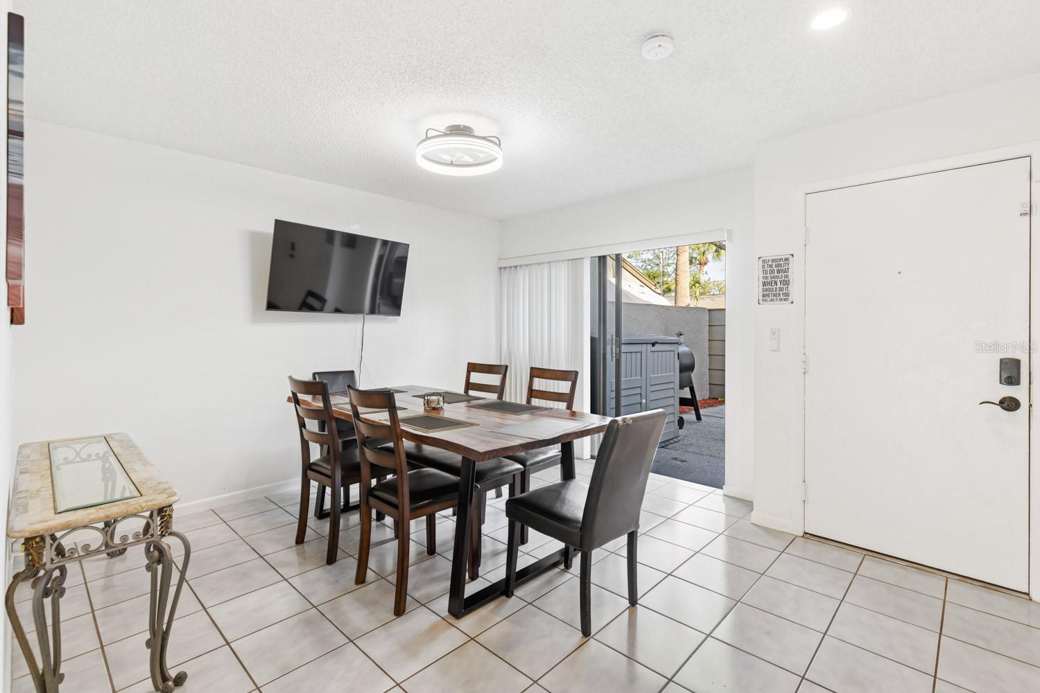 Image 8 of 39 For 452 Meadowood Boulevard