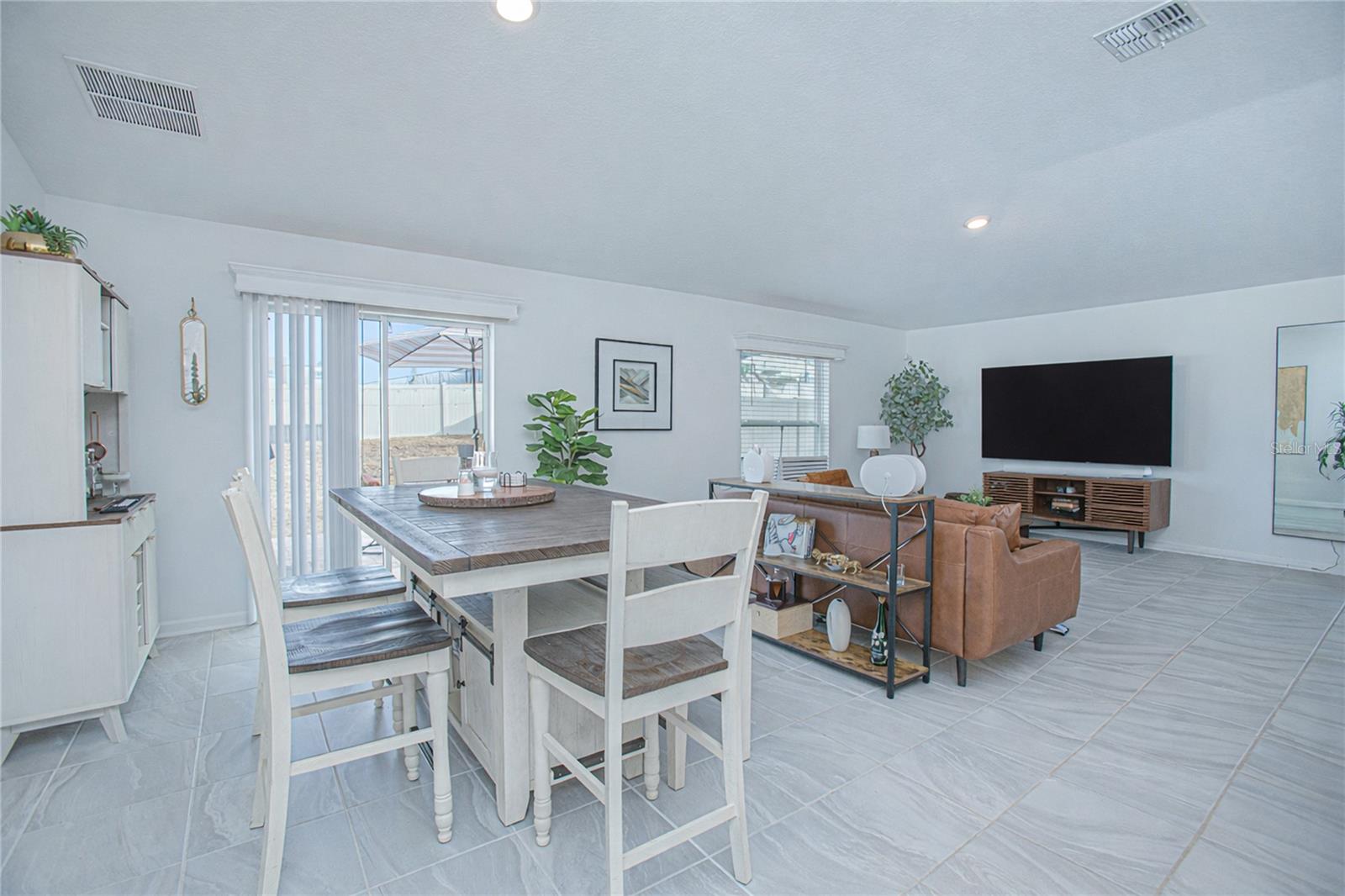 Image 9 of 28 For 1139 Pomelo Street