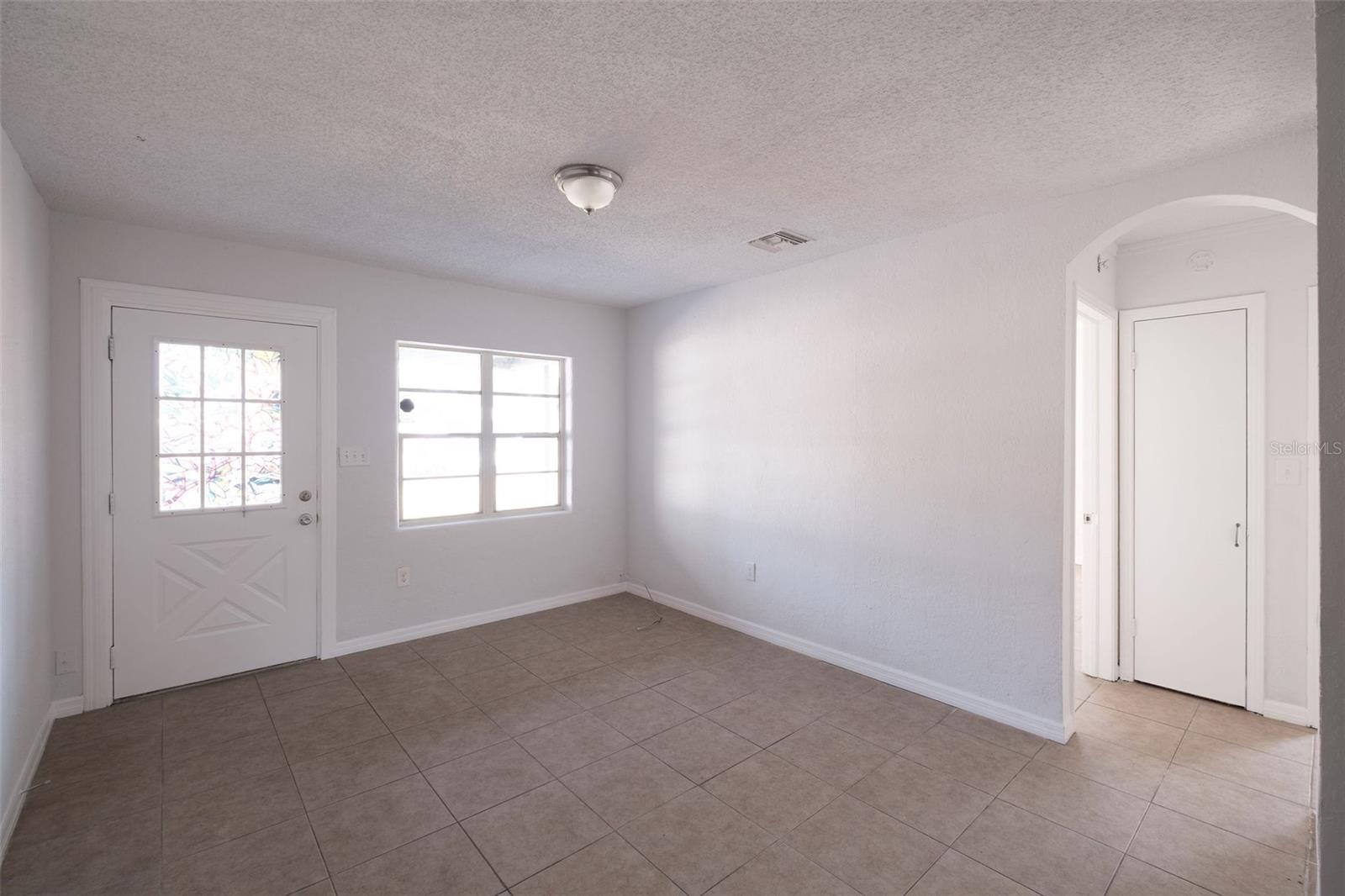 Image 4 of 18 For 718 Thalia Drive