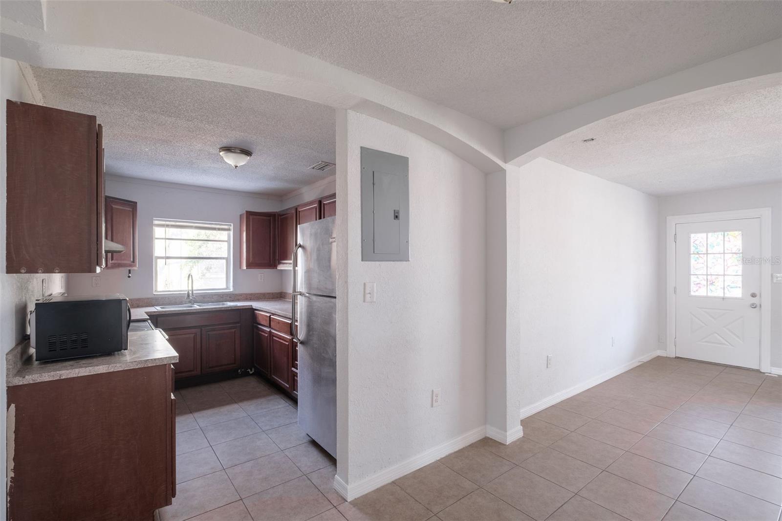 Image 6 of 18 For 718 Thalia Drive