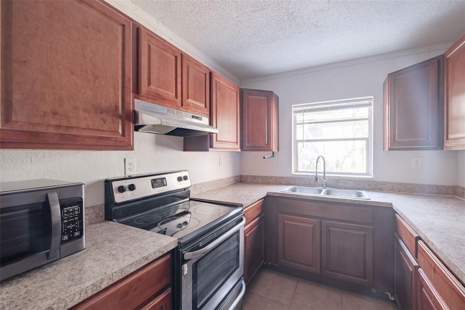 Image 7 of 18 For 718 Thalia Drive