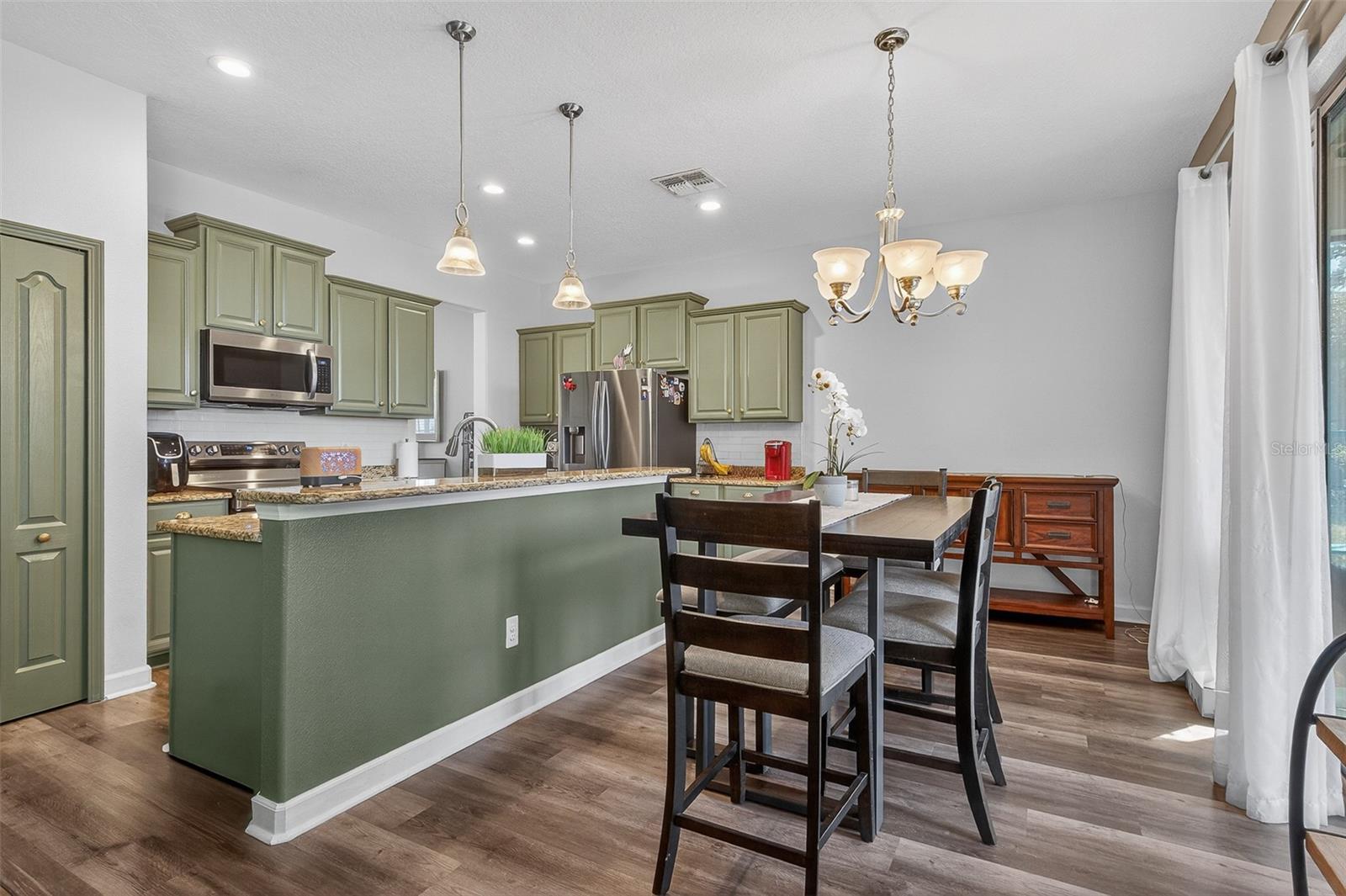 Image 16 of 62 For 1336 Lattimore Drive