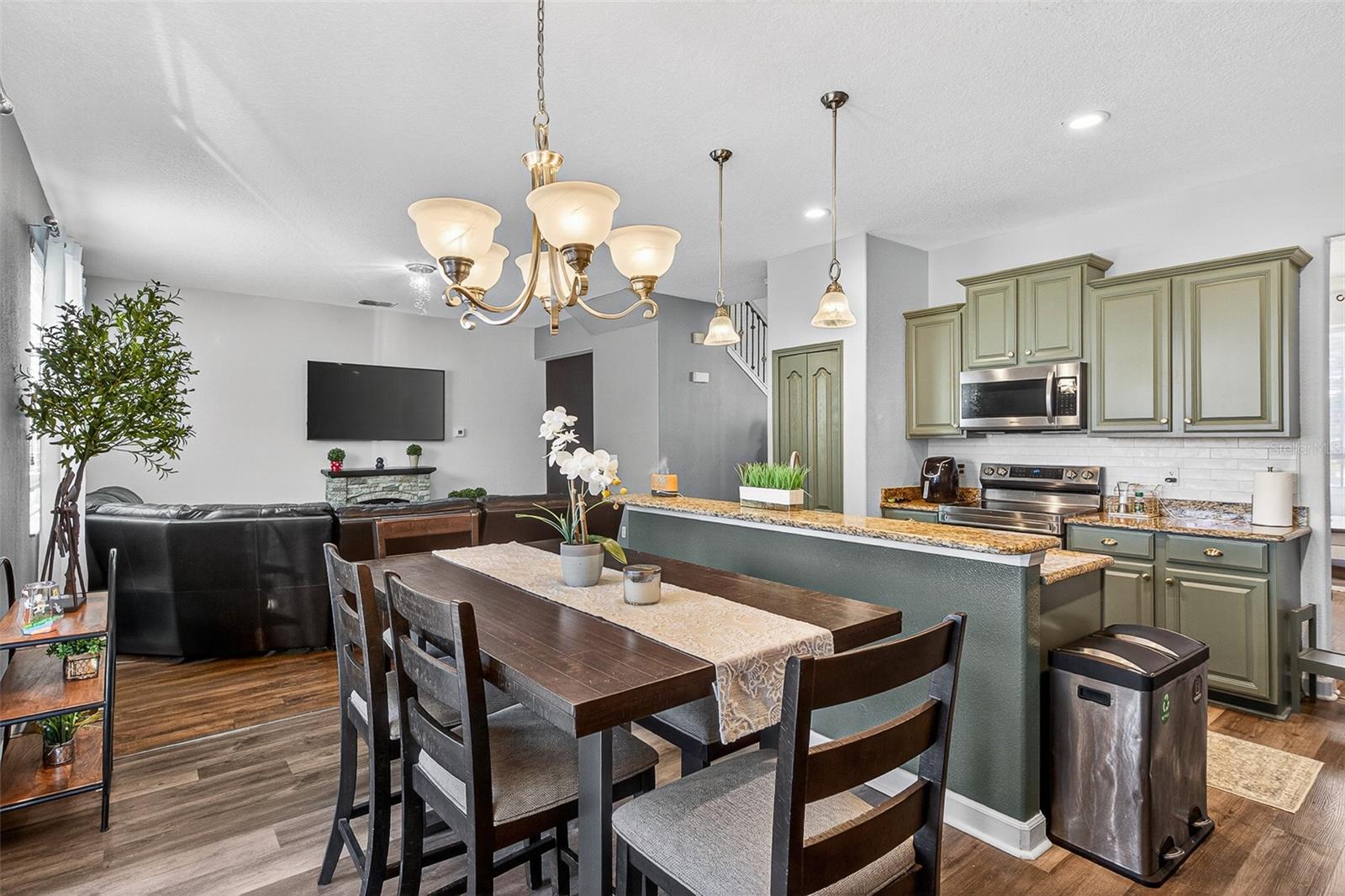 Image 17 of 62 For 1336 Lattimore Drive