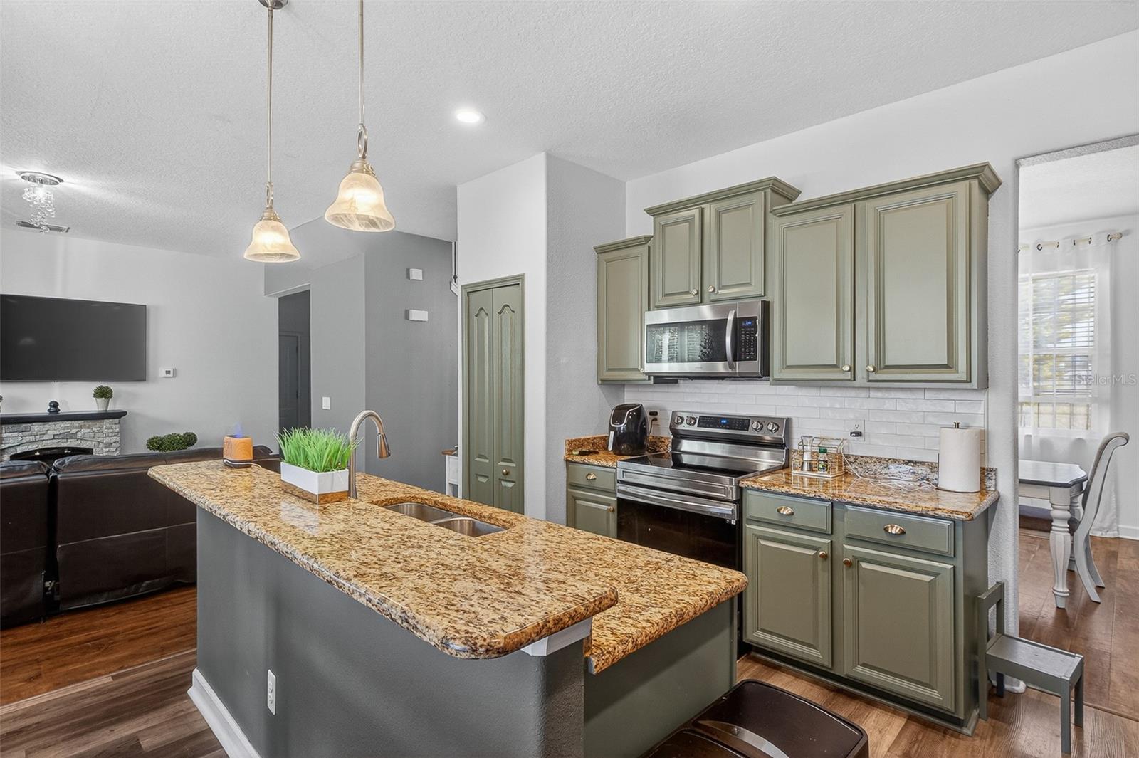 Image 18 of 62 For 1336 Lattimore Drive