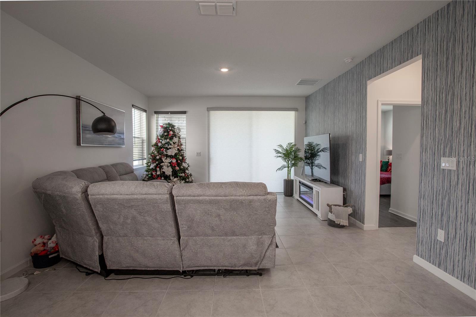 Image 17 of 37 For 4724 Cragmere Loop