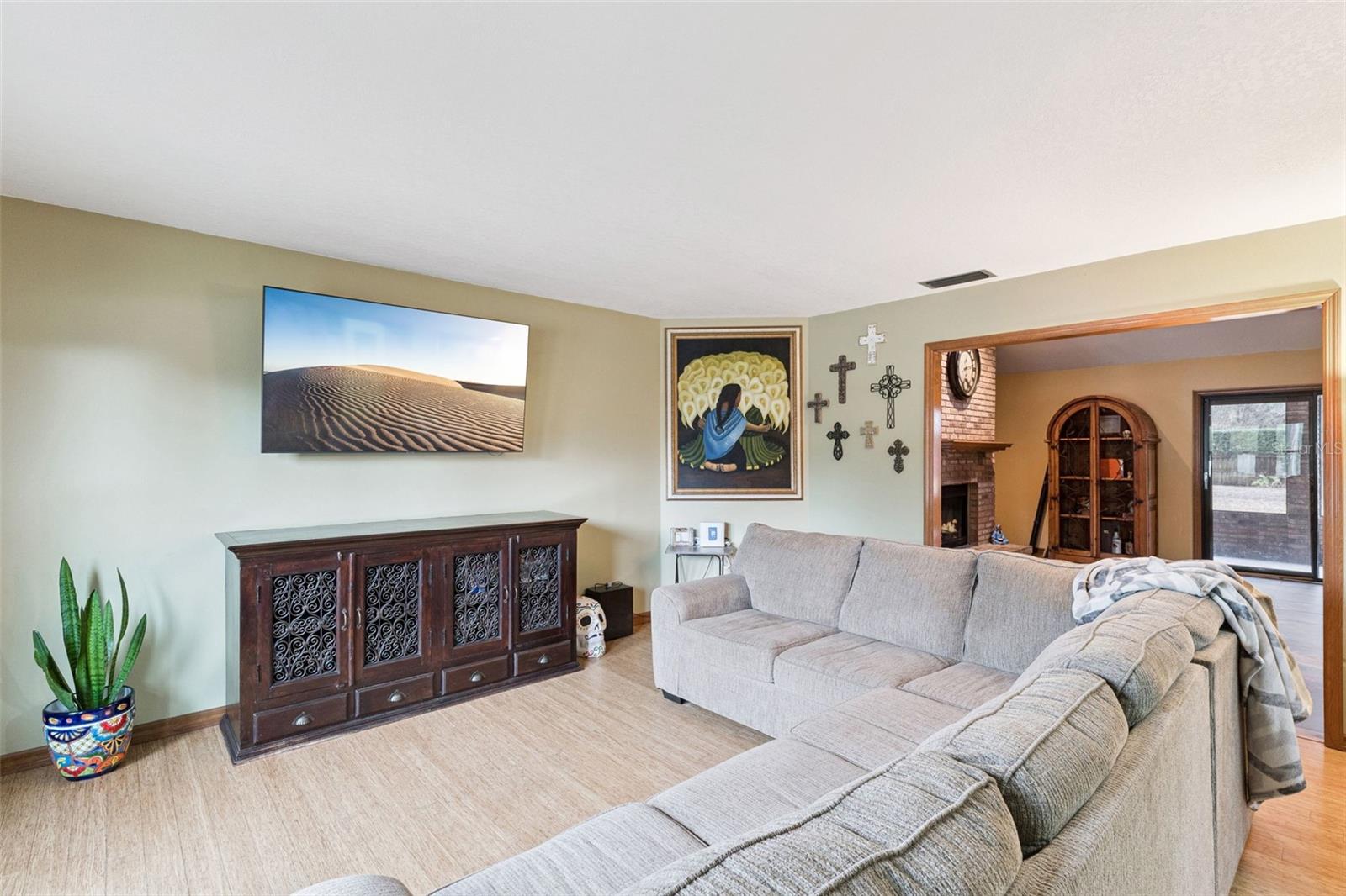 Image 15 of 36 For 520 Summerhaven Drive