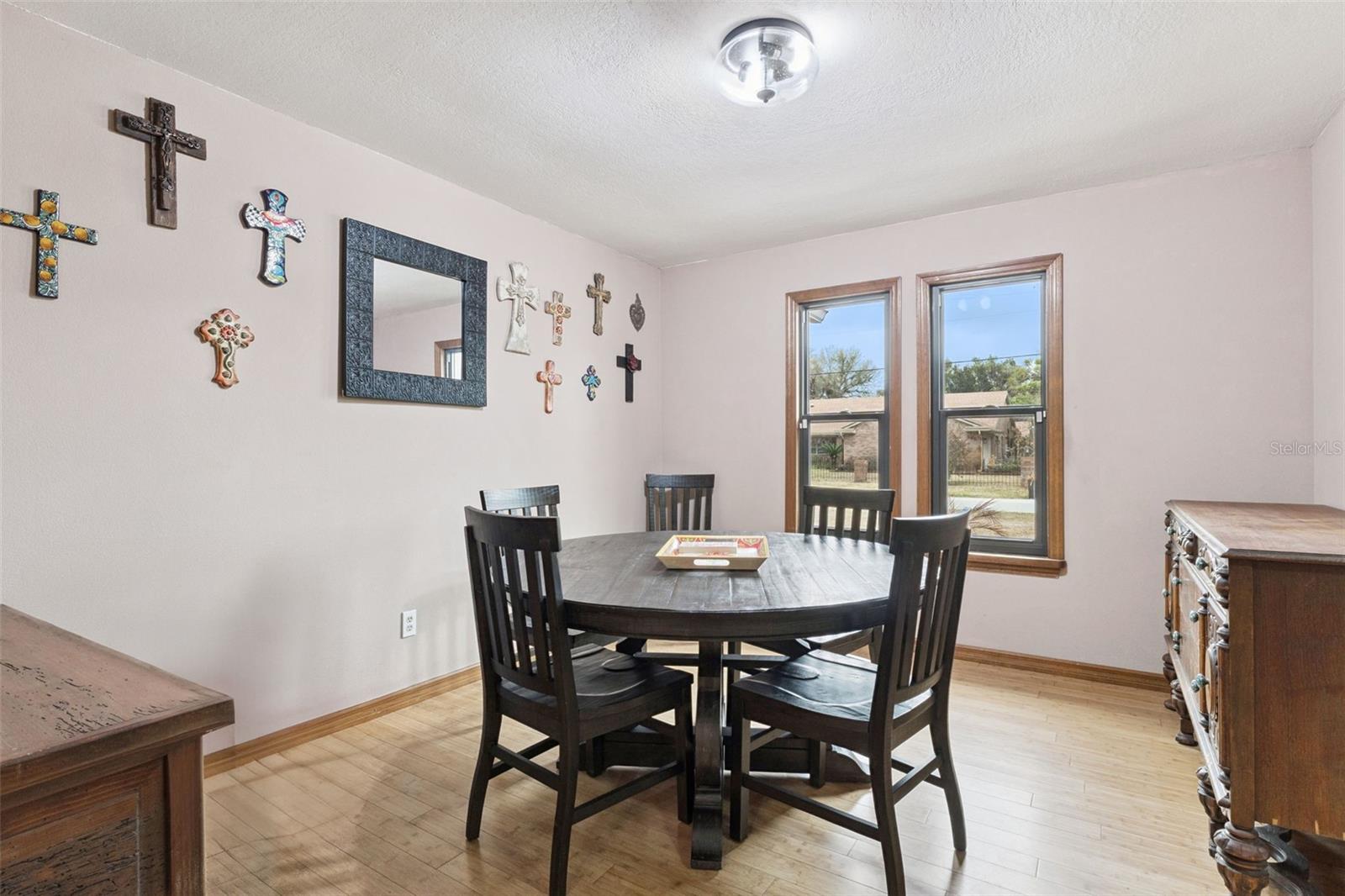 Image 19 of 36 For 520 Summerhaven Drive