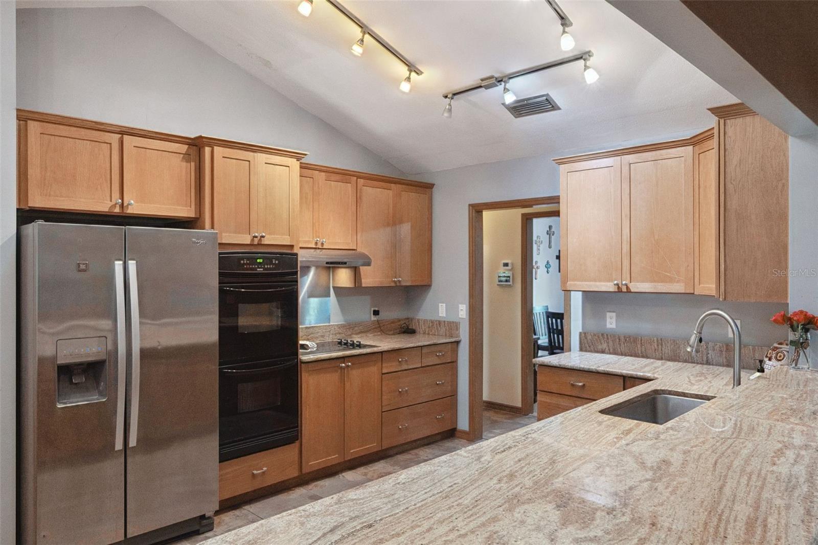 Image 23 of 36 For 520 Summerhaven Drive