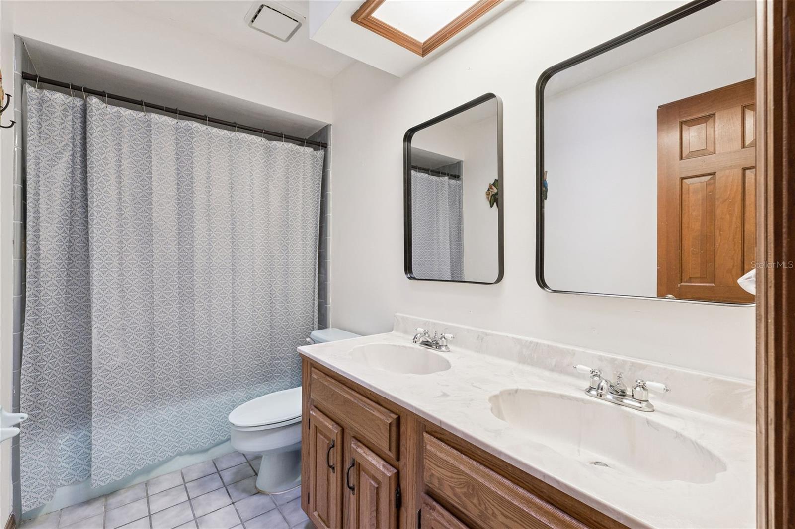 Image 27 of 36 For 520 Summerhaven Drive