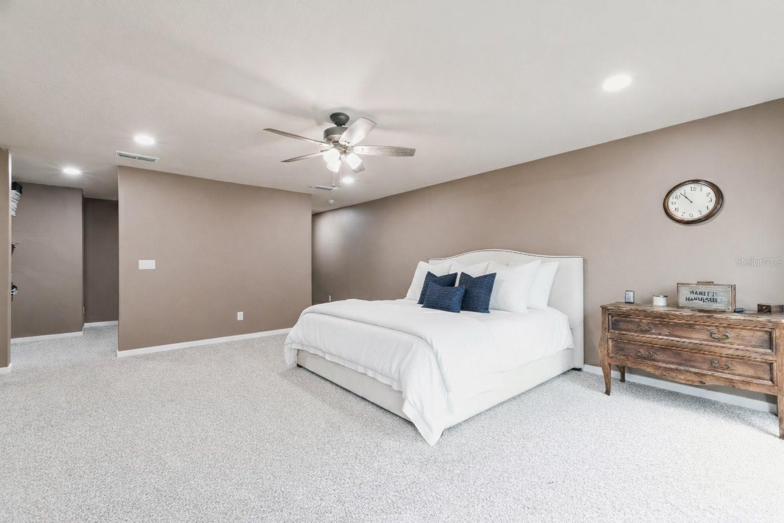 Image 9 of 36 For 520 Summerhaven Drive