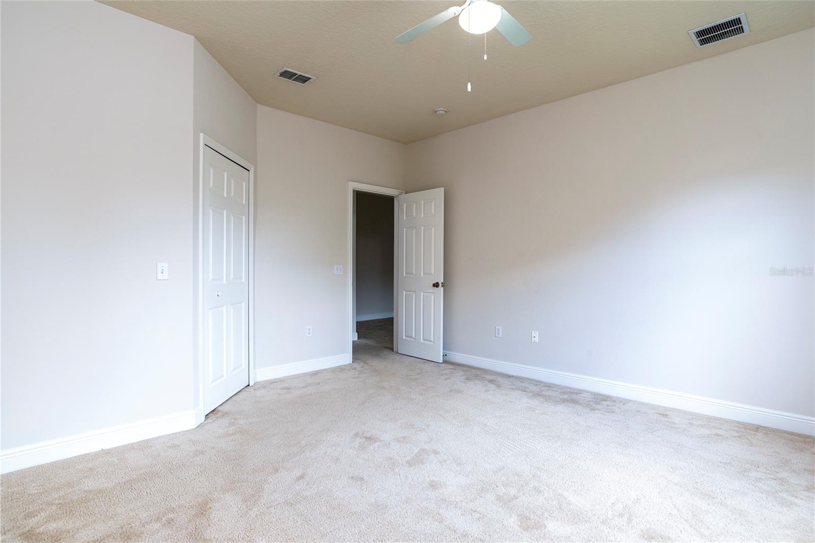 Image 17 of 46 For 304 Southern Pecan Circle 205