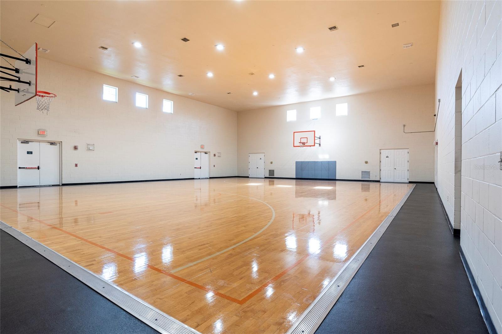 Image 27 of 46 For 304 Southern Pecan Circle 205