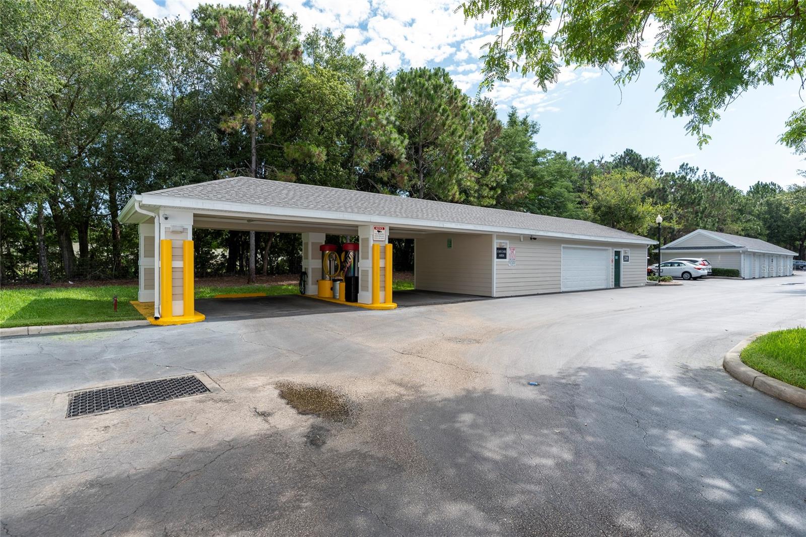 Image 42 of 46 For 304 Southern Pecan Circle 205