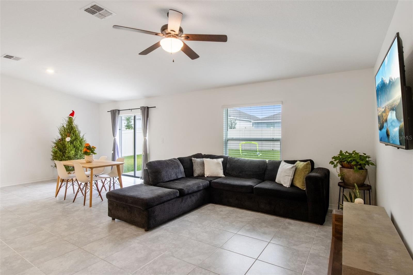 Image 4 of 23 For 715 Grove Street