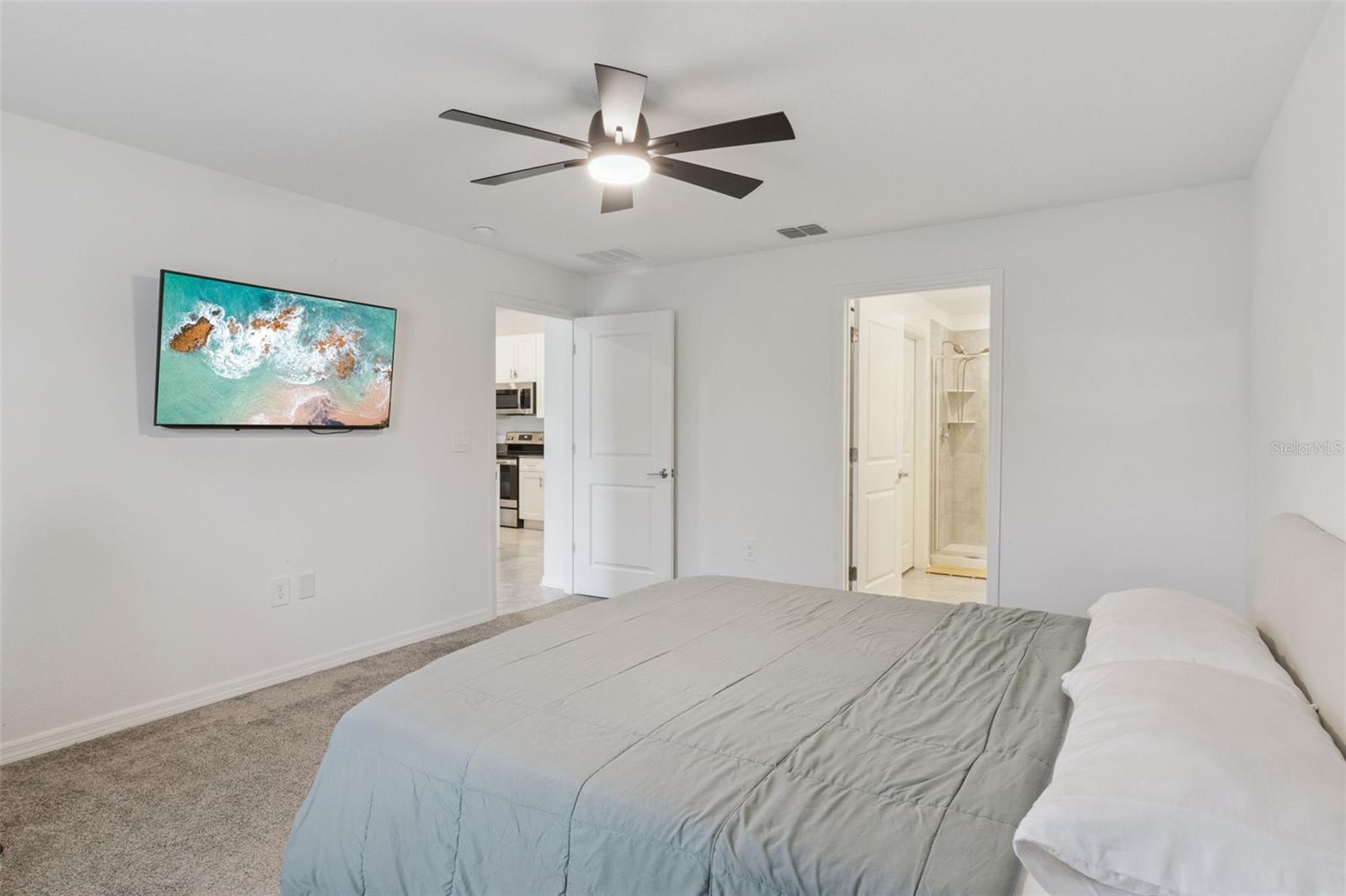 Image 7 of 23 For 715 Grove Street