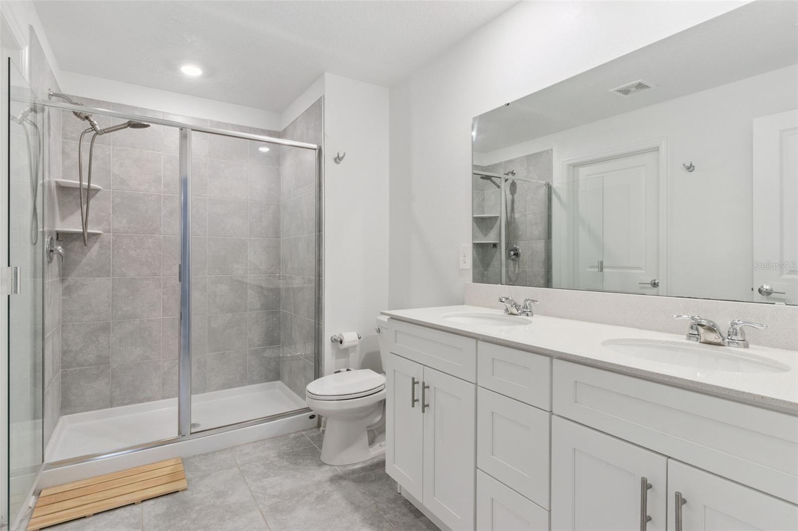 Image 9 of 23 For 715 Grove Street