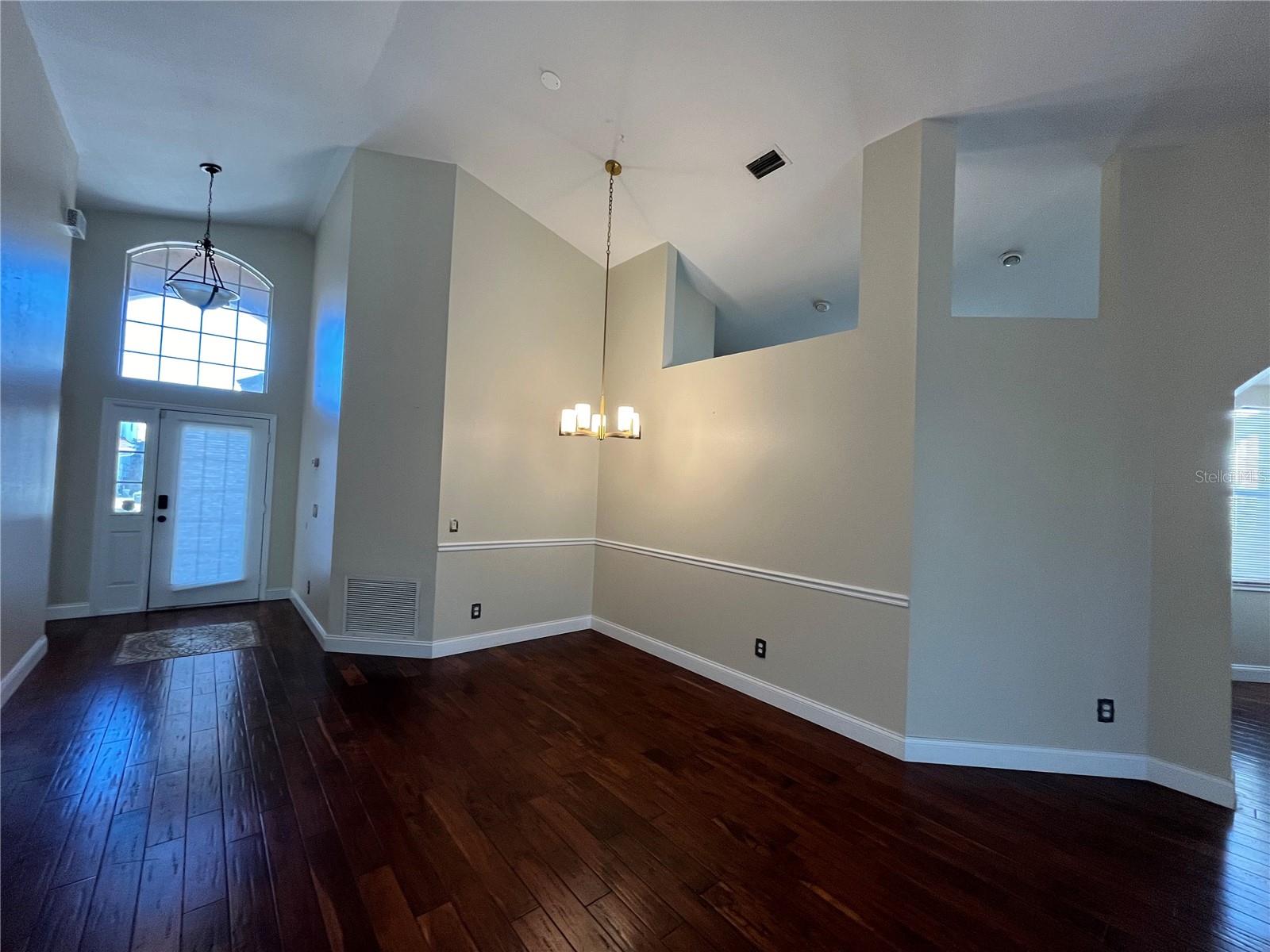 Image 10 of 27 For 13025 Yardsley Court