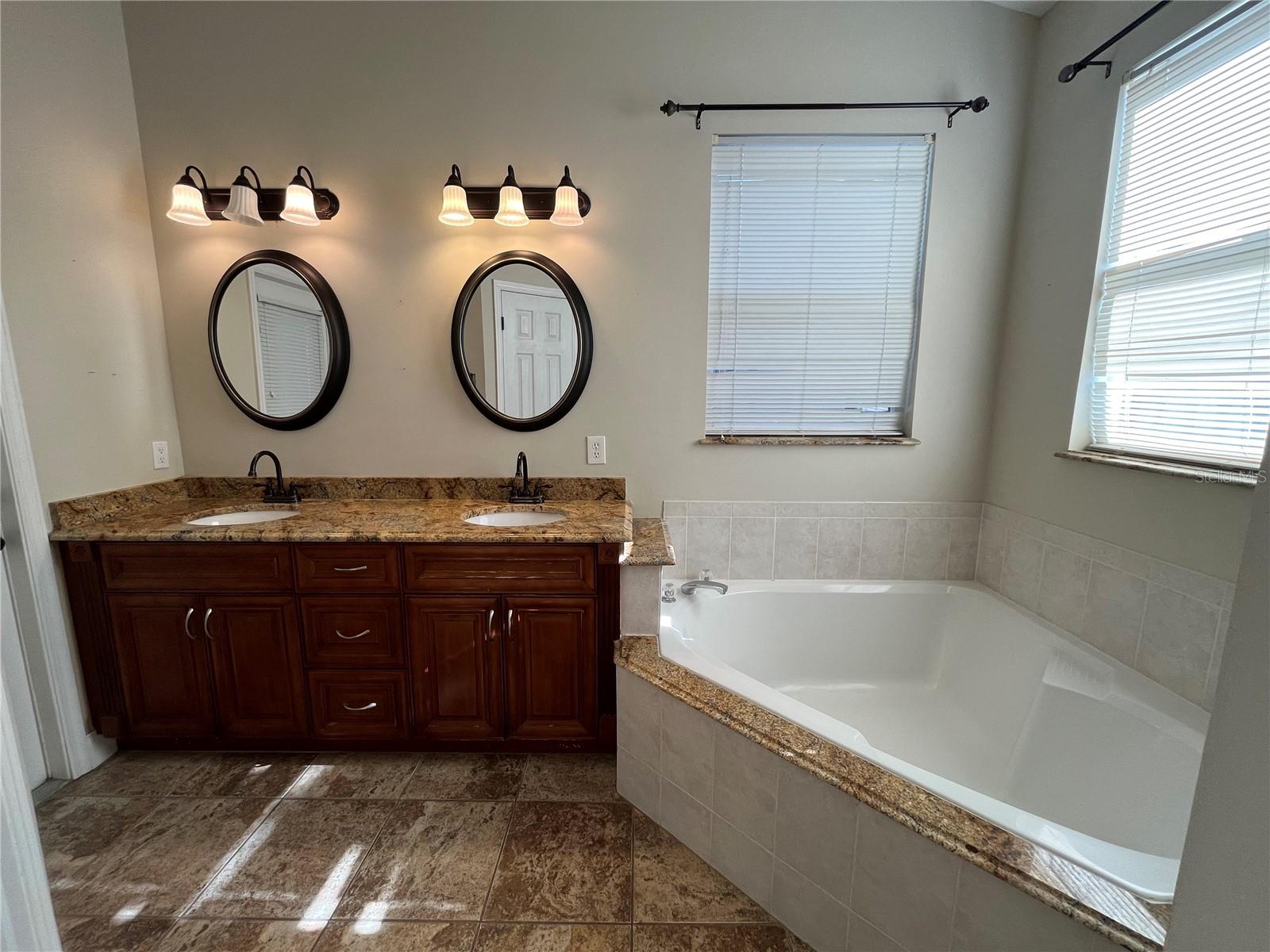 Image 14 of 27 For 13025 Yardsley Court