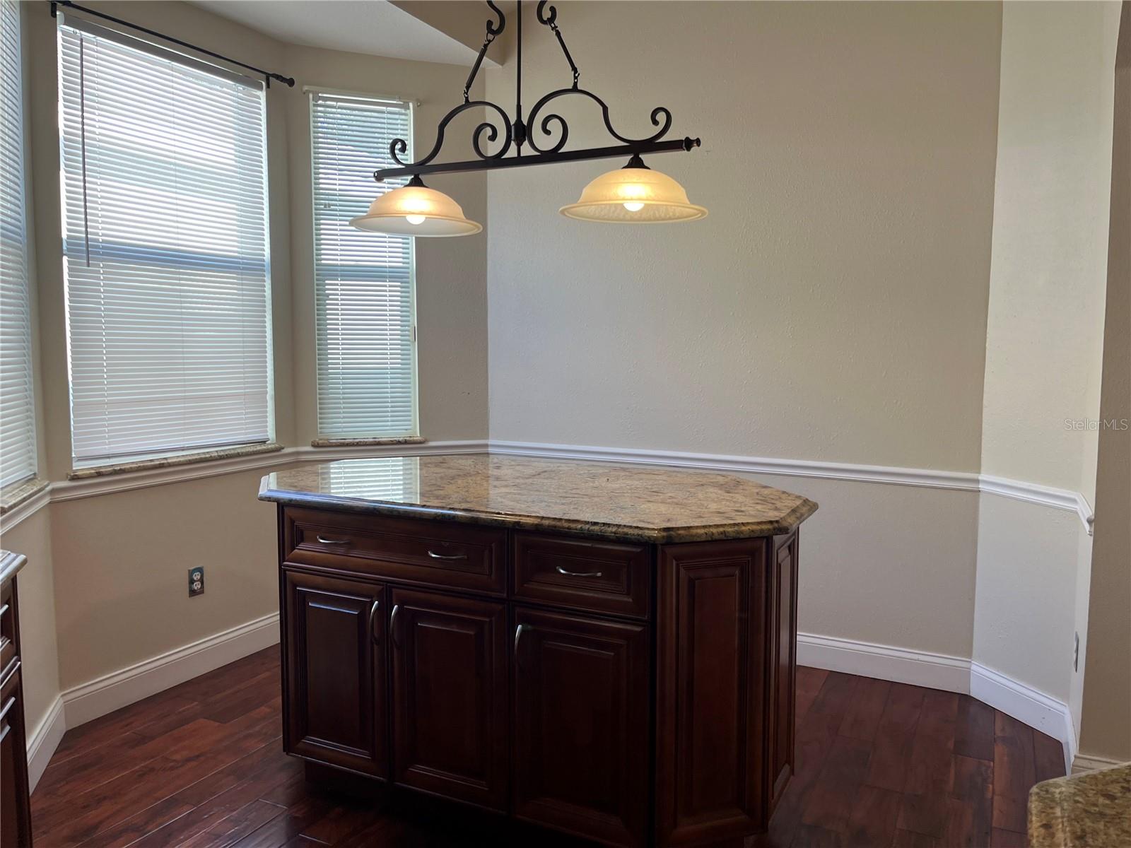 Image 18 of 27 For 13025 Yardsley Court