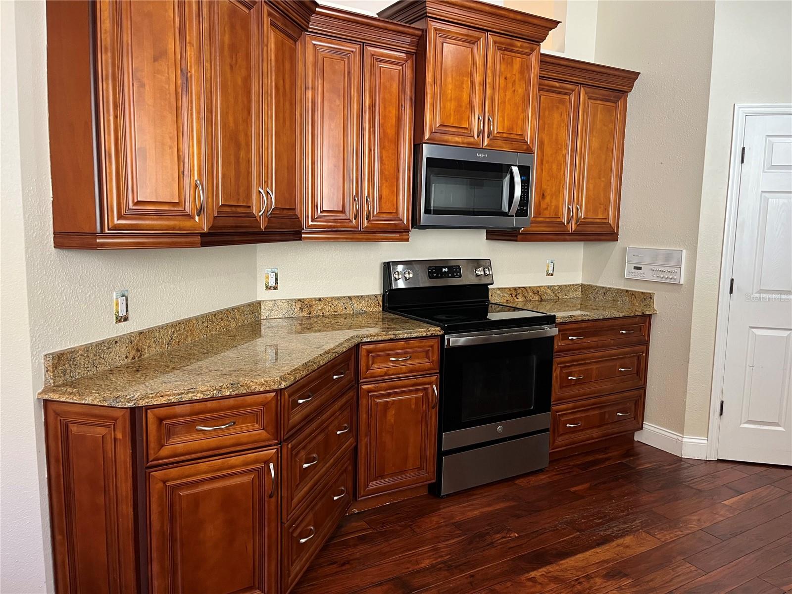 Image 20 of 27 For 13025 Yardsley Court