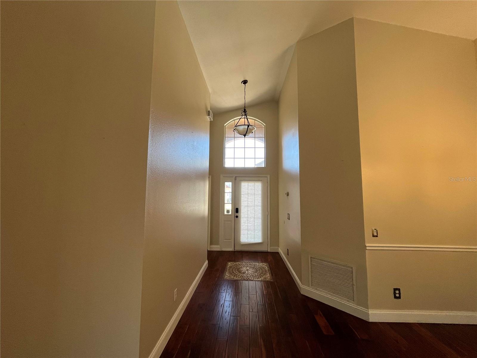 Image 6 of 27 For 13025 Yardsley Court