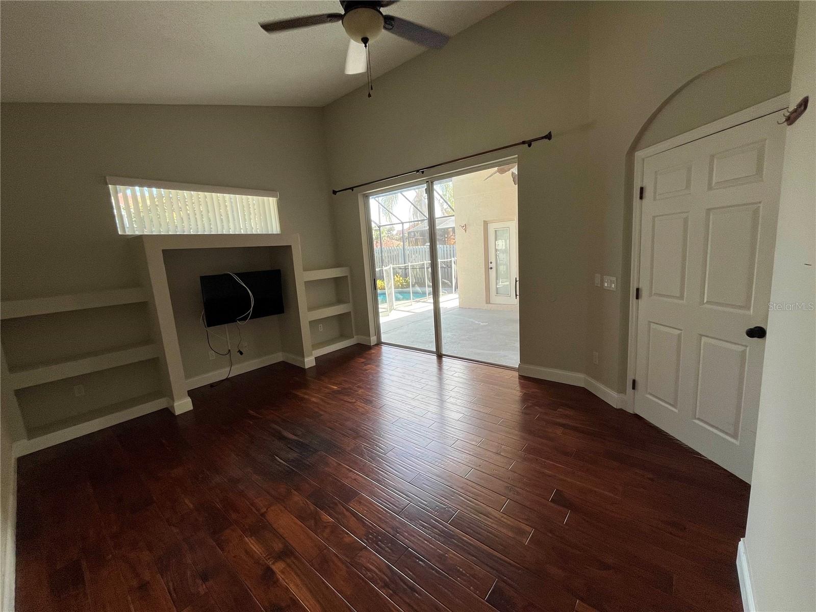 Image 9 of 27 For 13025 Yardsley Court