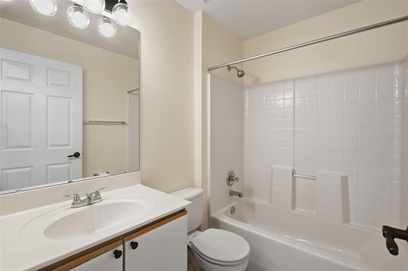 Image 16 of 20 For 844 Delfino Place