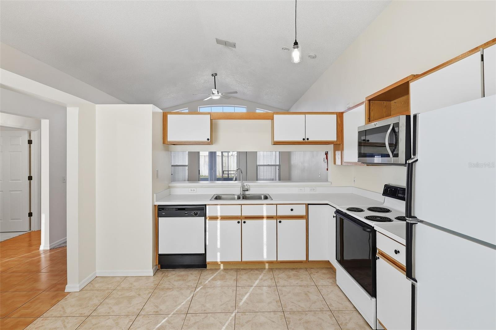 Image 4 of 20 For 844 Delfino Place